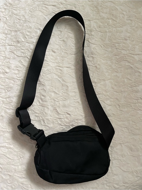 lululemon athletica Handbags - lululemon athletica Black Crossbody Sling Bag
